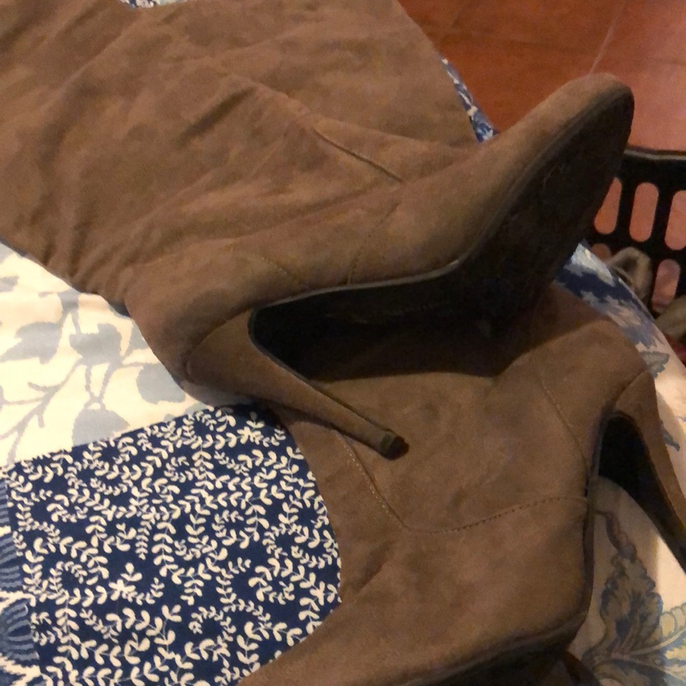 High heel boots